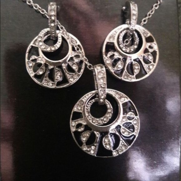 Silver Tone & Rhinestone Round Necklace Set - Picture 7 of 7